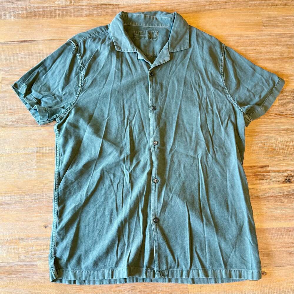Abercrombie & Fitch Green Short Sleeve Camp Shirt